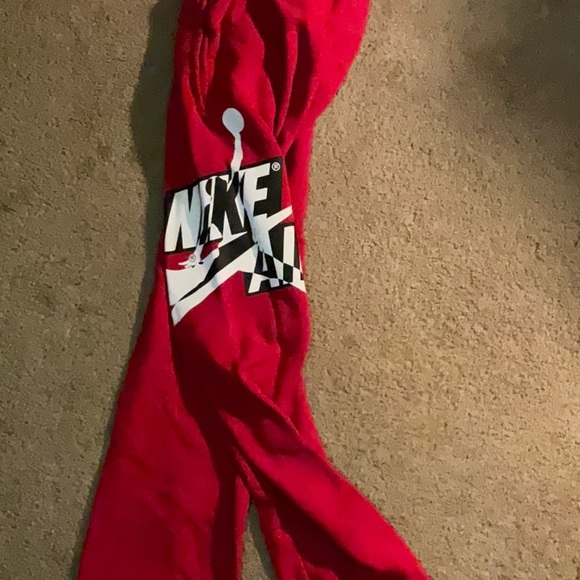Nike joggers - Picture 2 of 2
